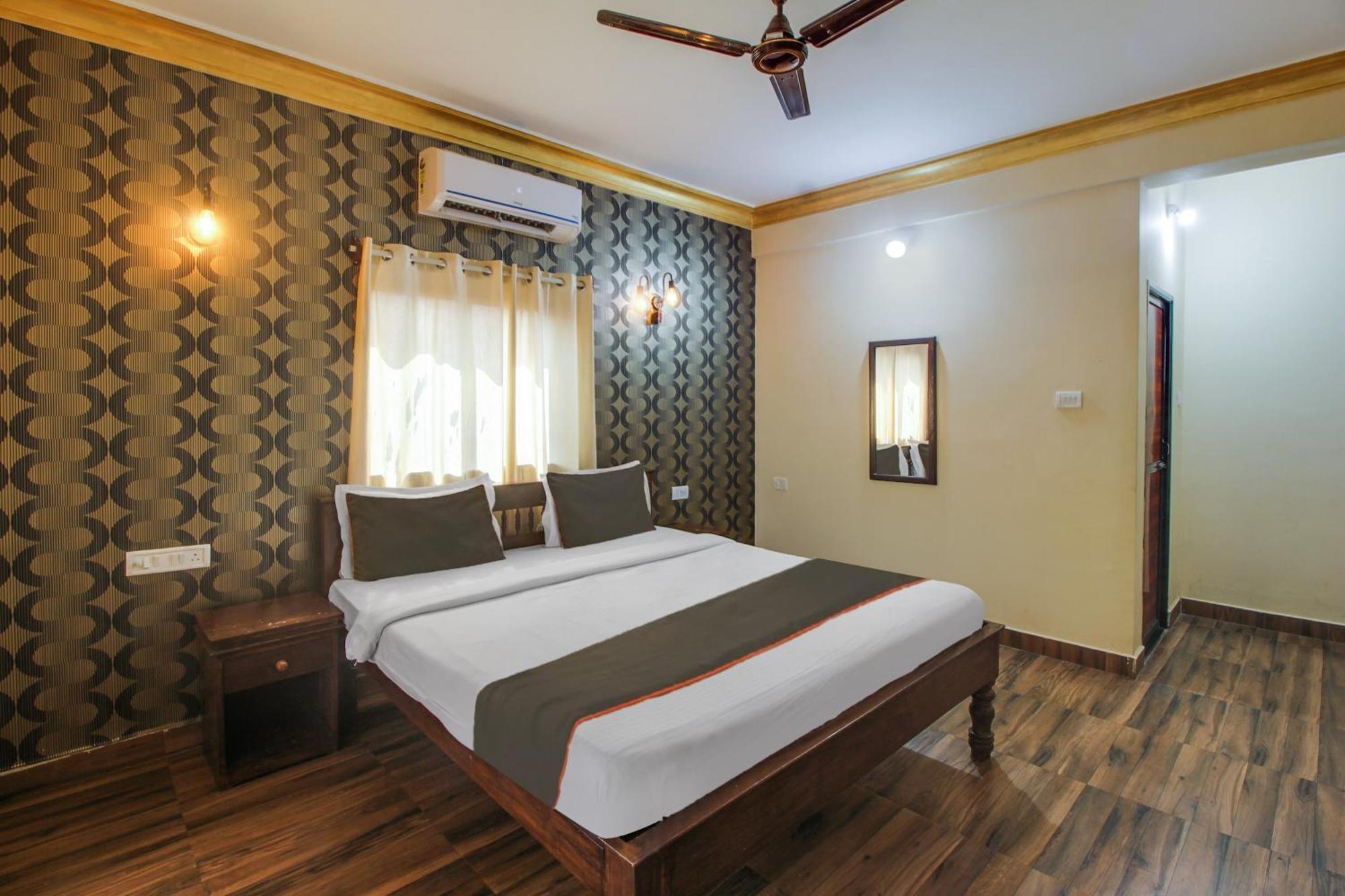 Collection O Romeos Place Baga Beach Hotel Calangute Exterior photo