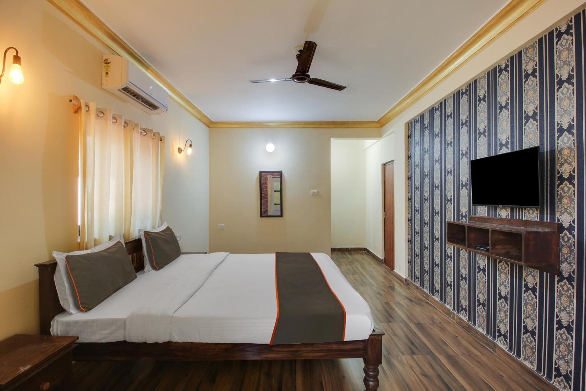 Collection O Romeos Place Baga Beach Hotel Calangute Exterior photo