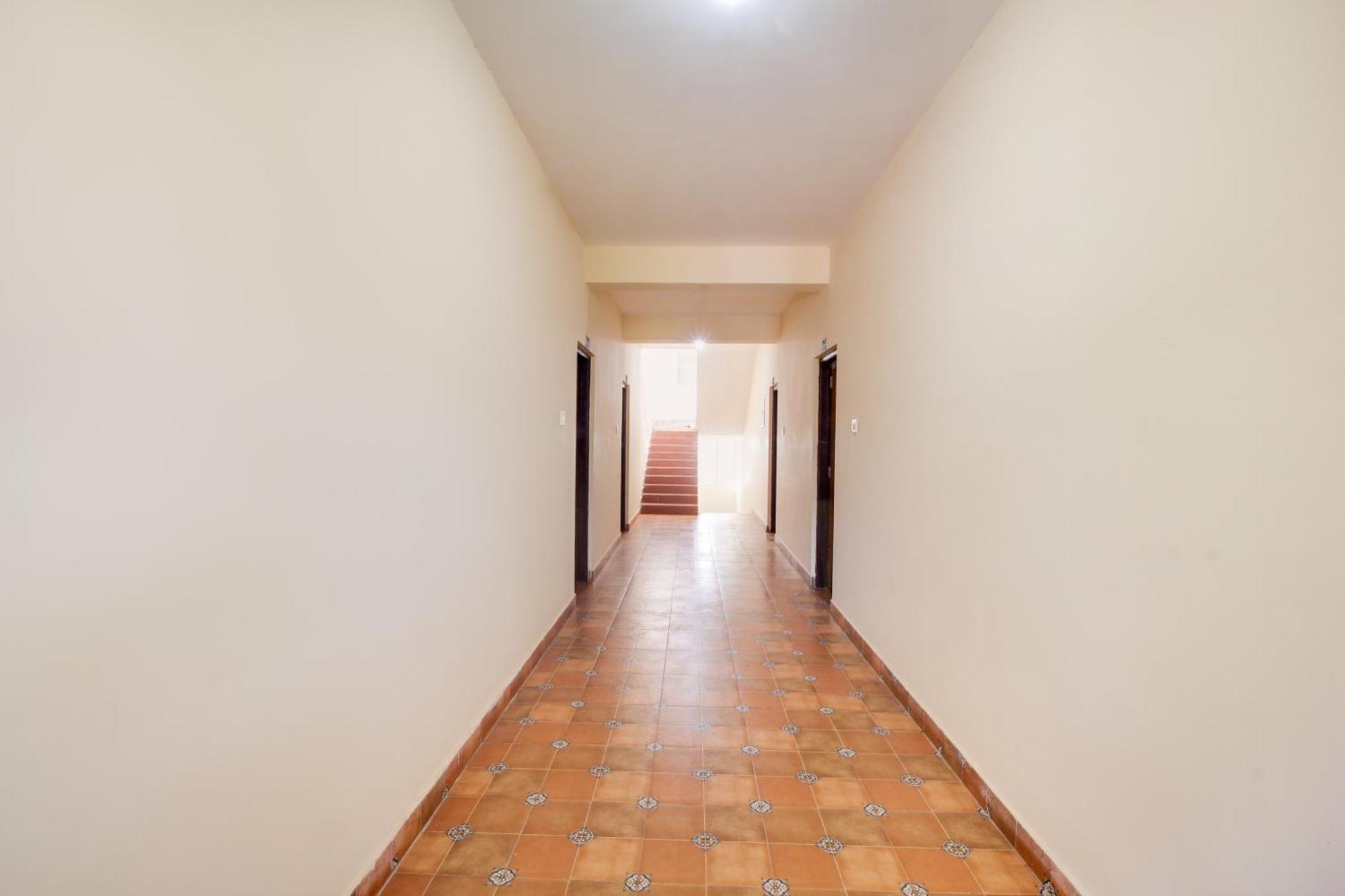 Collection O Romeos Place Baga Beach Hotel Calangute Exterior photo